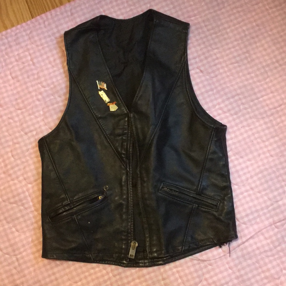 Women’s rough leather vest